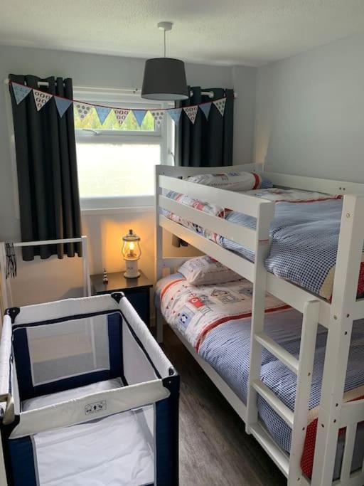 Hugo'S Hideaway Free Wifi Villa Хемсби Екстериор снимка